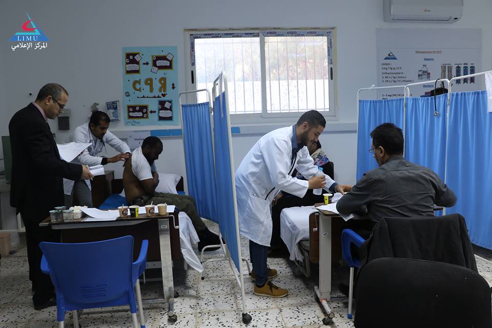 medicine student practicing clinical skills