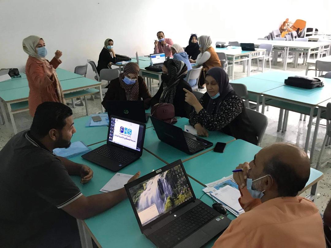 AMS faculty trains Benghazi schools on the (MOODLE)