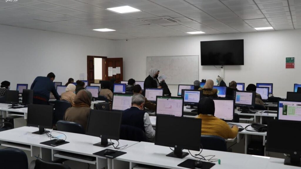 Training University Employees on the Utilization of Windows 10